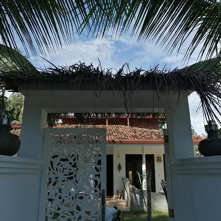 Cocovilla Boutique Resort Bentota Bagian luar foto