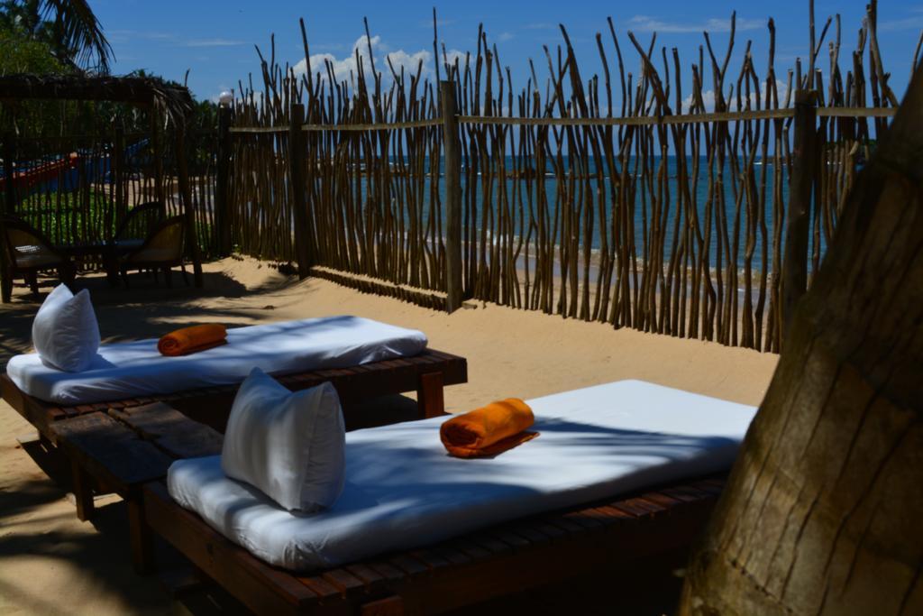 Cocovilla Boutique Resort Bentota Bagian luar foto